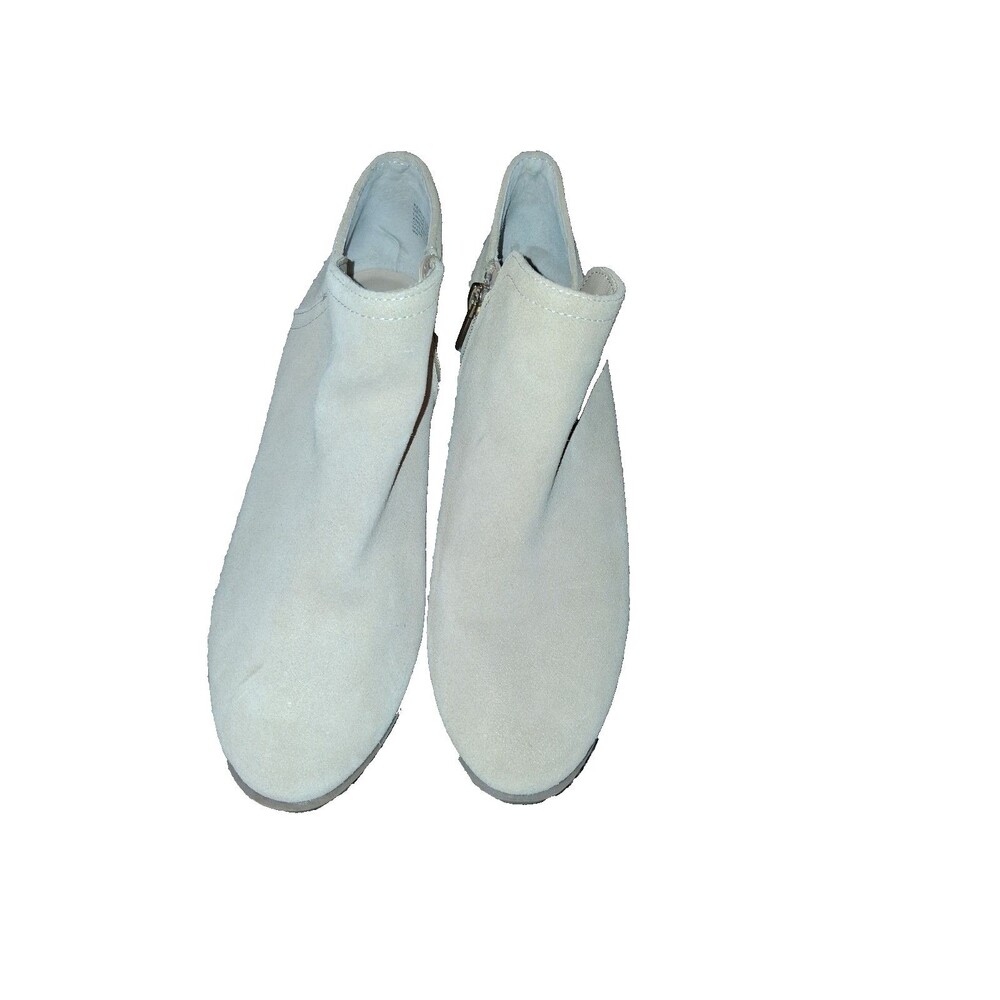 Wonderly Suede Calf Boots with Round Toe Size 9W Women